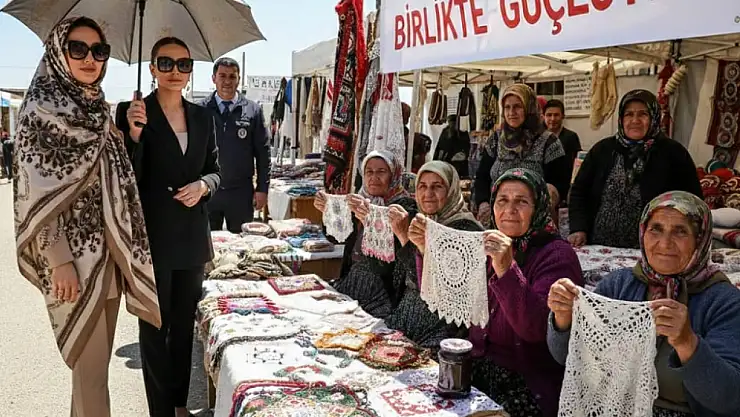 Kermeste Göz Nuru Değil, Gözlük Markası Konuşuluyor!