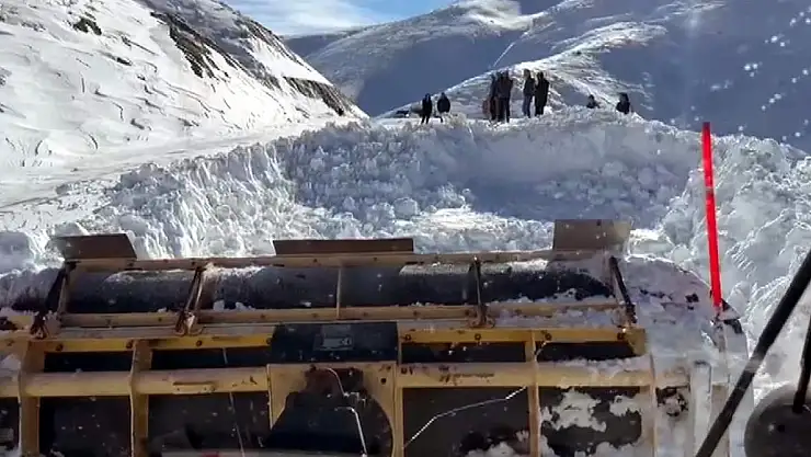 Köy Yollarında Karküreme ve Genişletme Çalışmaları