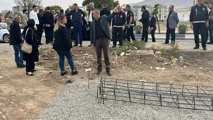 Kurtalan Belediyesi Demiryollarına Ait İnşaatı Durduruldu! Kaymakam ve Belediye Başkanı Olay Yerinde...