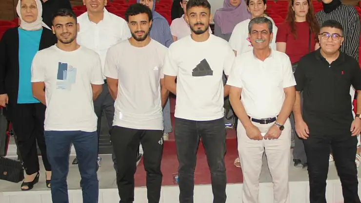 Kurtalan'da üniversite öğrencilerine ücretsiz servis desteği
