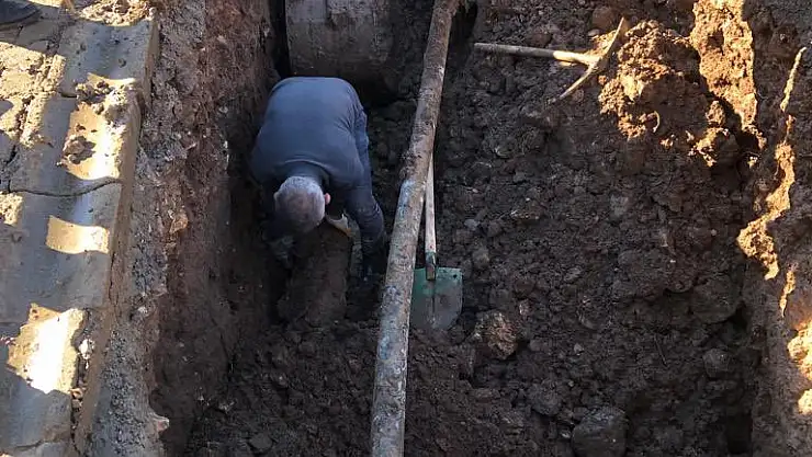 Kurtalan İlçemize Bağlı Köylerde Kanalizasyon Hatlarında Bakım ve Onarım Çalışması