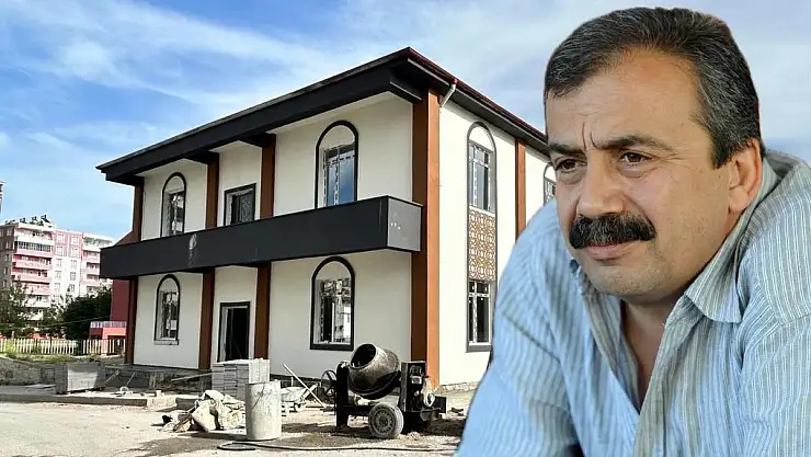Kurtalan'da Bir Taziye Evine Sırrı Süreyya Önder'in Adı Verildi