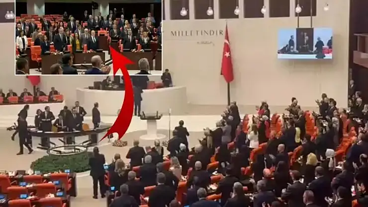 Meclis Açılışında DEM Parti ve İYİ Parti, Cumhurbaşkanı Erdoğan'ı Ayakta Karşıladı