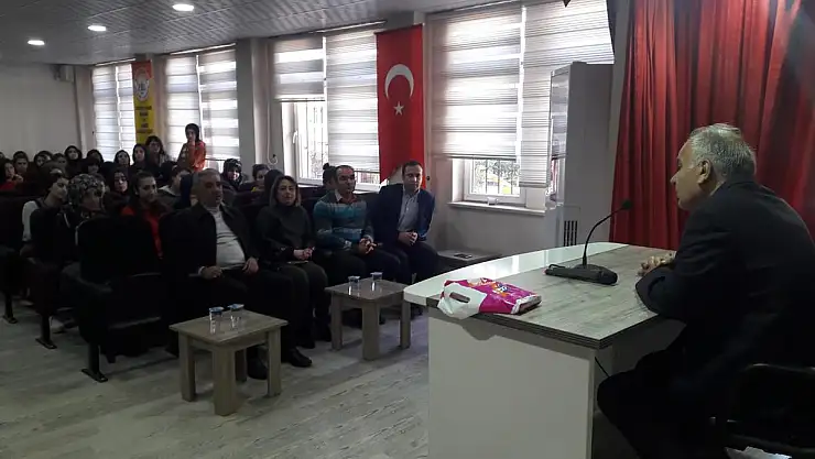 MERGEN, ÖĞRENCİLERE DENEYİMLERİNİ AKTARDI