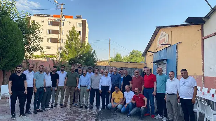 Mervan Gül, Toptancılarla Bir Araya Gelerek Sorunlarını Dinledi