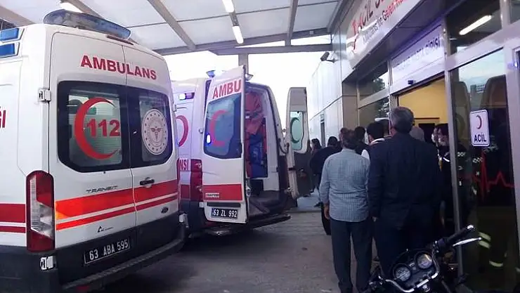 Minibüsle Otomobil Çarpıştı: 12 Öğretmen Yaralı!