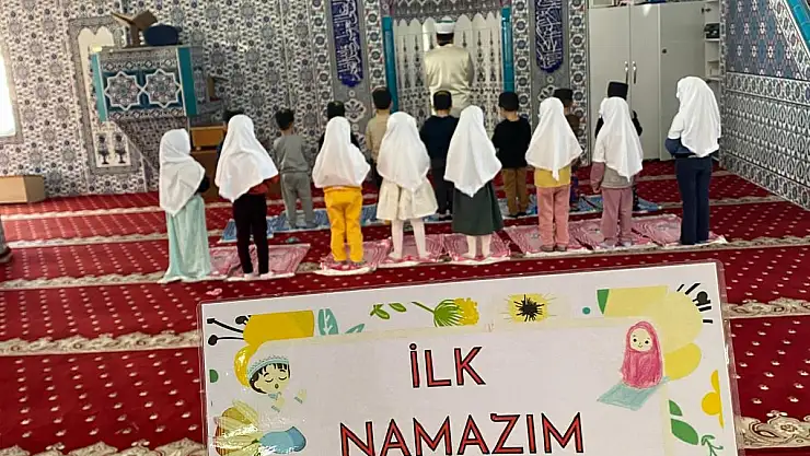 Miniklerin Cami Sevinci: İlk Namazım, İlk Seccadem