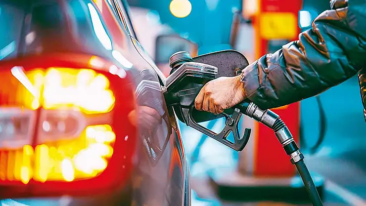 Motorine Rekor Zam Geliyor: Bu Gece Yarısından İtibaren 3 Lira 4 Kuruş Artış Bekleniyor