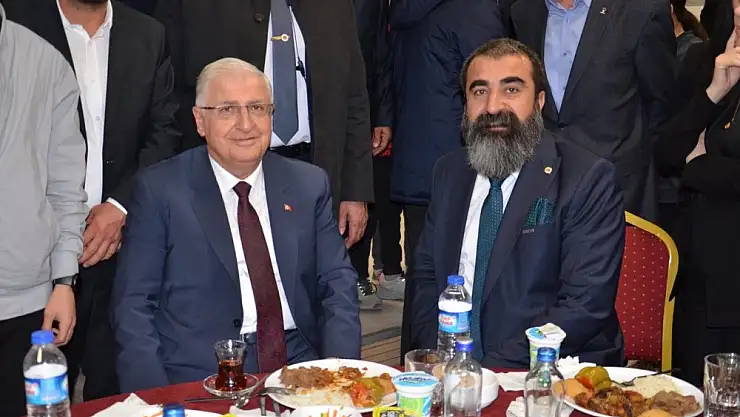MSB Yaşar Güler, Şırnak ve Hakkari'deki Yerel Gazetelerin Sorunlarıyla İlgileneceğini Belirtti