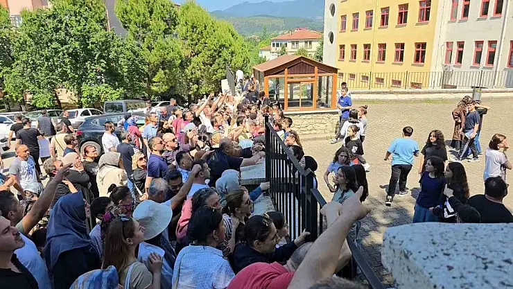 Öğrenciler Dikkat! Pazartesi Tüm Okullarda Eş Zamanlı Tahliye Tatbikatı Yapılacak