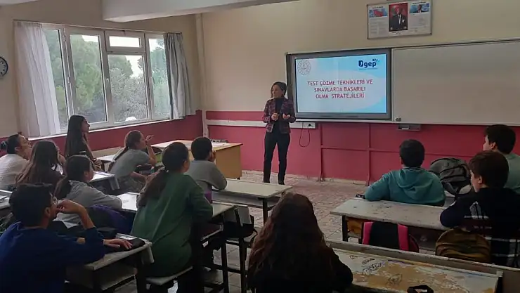 Okullarda Serbest Kıyafet Dönemi Bitiyor, 2025-2026'dan İtibaren Forma Zorunluluğu Başlıyor