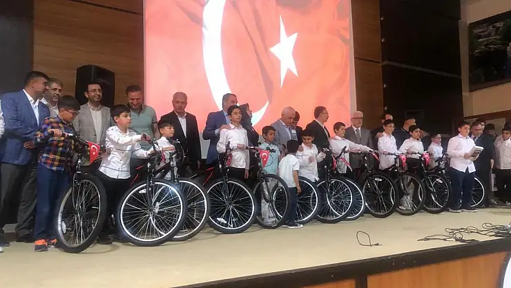 Öncü Neslin Temsilcileri Ödüllerini Aldılar