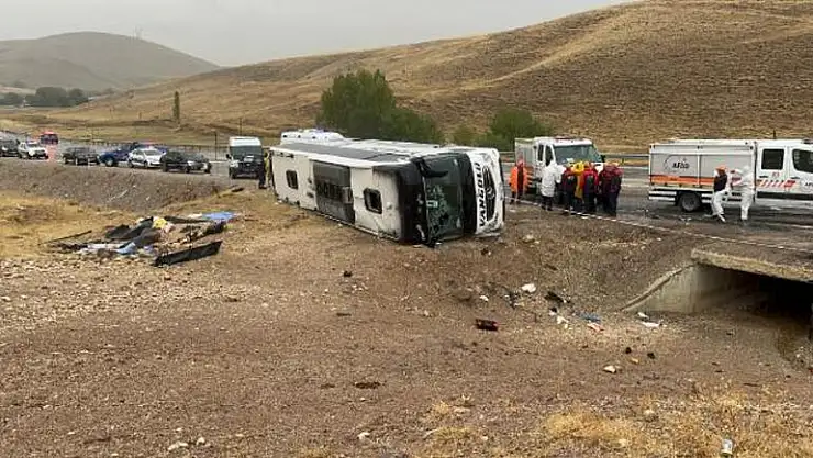 Otobüs Devrildi: 7 Ölü, 40 Yaralı Var!