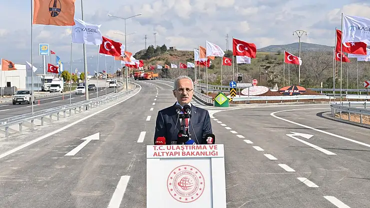 OTOYOLLARDAN 21 MİLYON 67 BİN 377 ARAÇ GEÇTİ