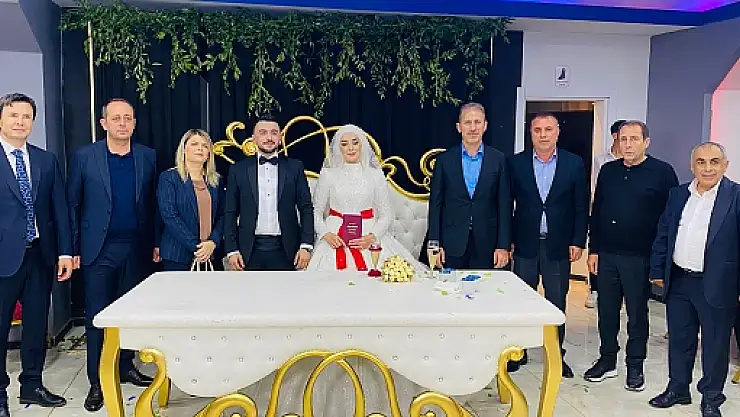 Özçiçek ve Batur Ailesinin Mutlu Günü