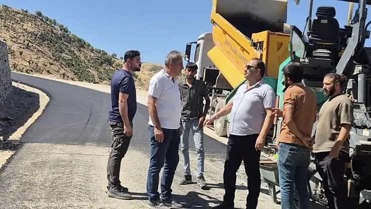 Pervari'de Yol Çalışmaları Tamamlandı, Sıcak Asfalt Kullanıma Açıldı
