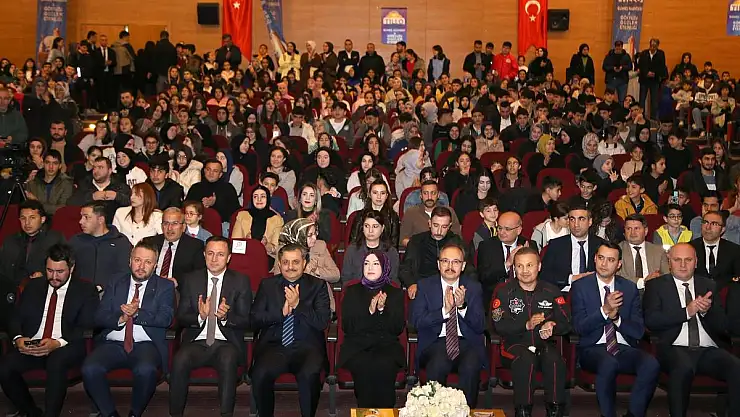 Rektör Prof. Dr. Şındak Alper Gezeravcı'nın Söyleşisine Katıldı