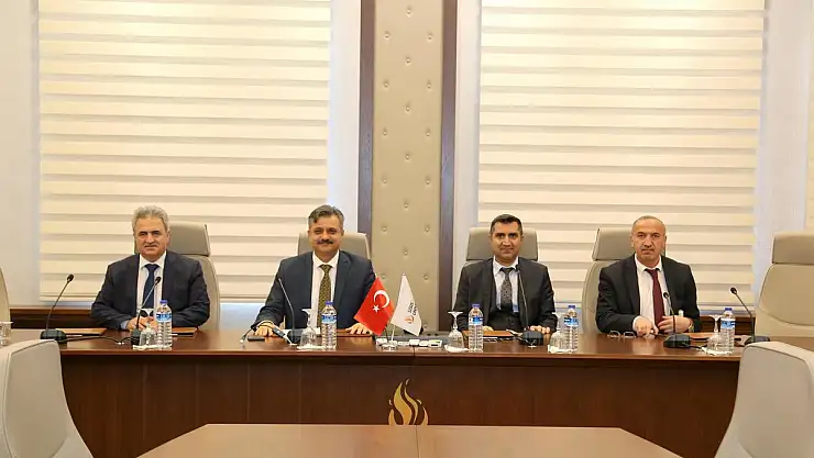 Rektör Prof.Dr.Şındak Üniversitede Faaliyet Gösteren Sendika Temsilcileriyle Bir Araya Geldi