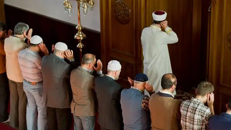 Rize'de imamdan cemaate sert uyarı: ''Kıldırmıyorum namazı, sizinle mi uğraşacağım?''