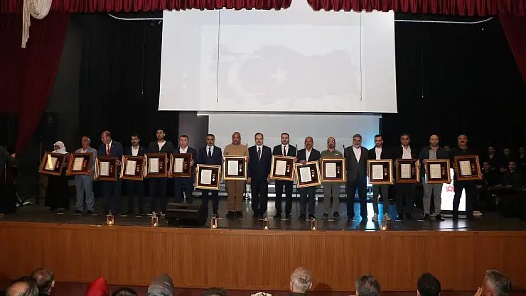 Şehit Ailelerimizin Yakınlarına Devlet Övünç Madalyaları Törenle Takdim Edildi