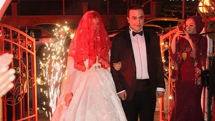 Sevgili Ailesinin Mutlu Gecesi