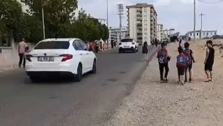 Siirt Afetevleri'nde Velilerin İsyanı: Şehit Kürşat Güneş İlkokulu Yoluna Kaldırım İstiyoruz