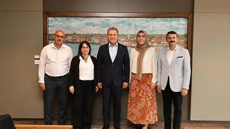 Siirt Belediye Eşbaşkanı Alağaş, Mersin Büyükşehir Belediye Başkanını Ziyaret Etti