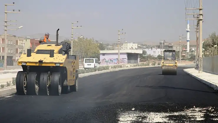 SİİRT BELEDİYESİ ASFALT ÇALIŞMALARINA DEVAM EDİYOR