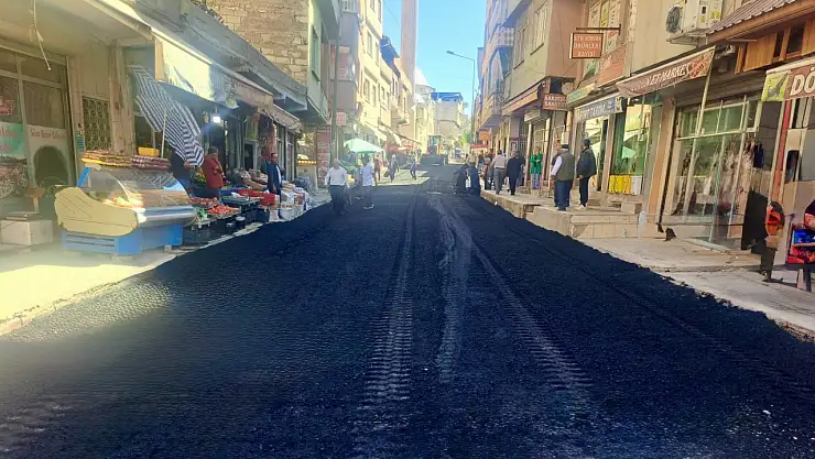 Siirt Belediyesi, Mahalle Buluşmalarında Gelen Talepleri Hayata Geçiriyor! Sakıp Beygo Caddesi Asfaltlandı