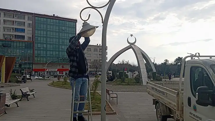 Siirt Belediyesi, Şehir Merkezinde Bakım ve Onarım Çalışmalarını Sürdürüyor