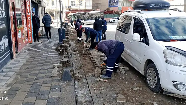 Siirt Belediyesi Yol Yapım Çalışmalarını Sürdürüyor