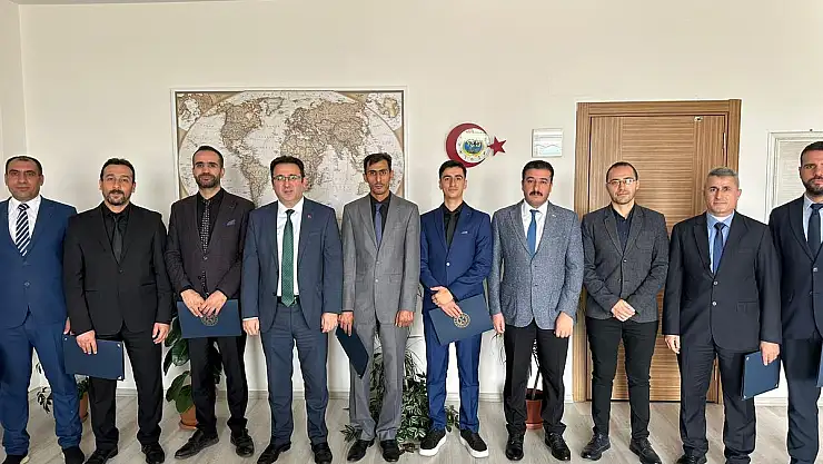 Siirt Defterdarı Yılmaz'dan Deprem Bölgesinde Görev Yapanlara Teşekkür Belgesi