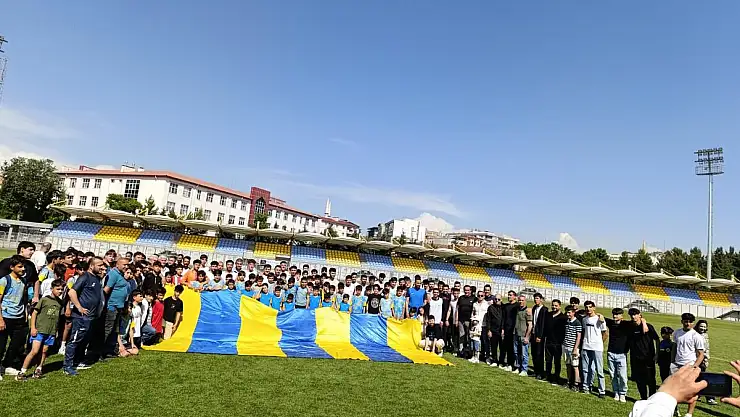 Siirt Derbisi Öncesi Taraftarlardan Gelecek Siirt Spor'a Büyük Destek