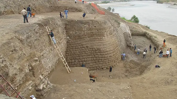Siirt Eski Milletvekili Kültür Bakanlığı ile Görüştü! Siirt'te Eski Tarih Yeniden Gün Yüzüne Çıkacak Mı? Arkeolojik Kazıların Yeniden Başlaması Gündemde