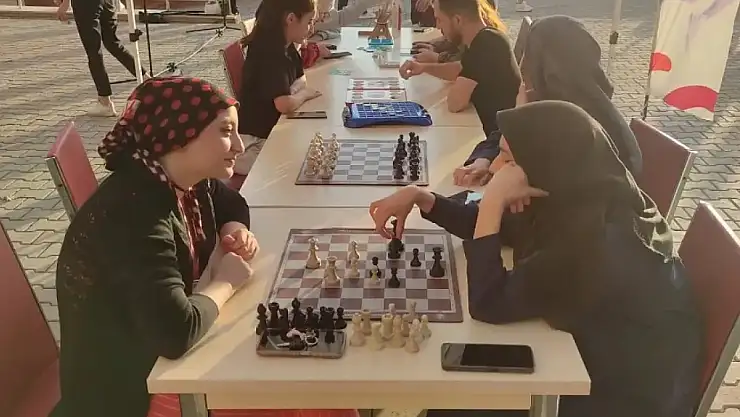 Siirt Hassa Hatun Kız Öğrenci Yurdu'nda 'Sosyal Medyadan Sosyal Meydana' Etkinliği