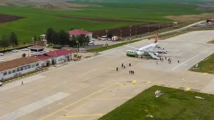 Siirt Havalimanı Uçuşlara Kapatıldı: Seferler Batman'a Yönlendirildi