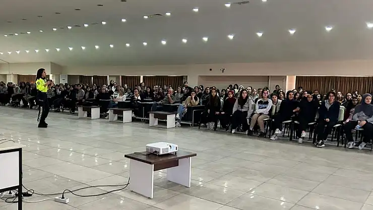 Siirt İl Emniyet Müdürlüğü'nden 450 Öğrenciye Uygulamalı Trafik Güvenliği Eğitimi