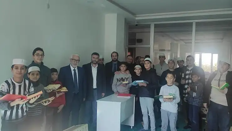 Siirt İl Müftüsü Pinal, Hafızlık Kur'an Kursunu Ziyaret Etti