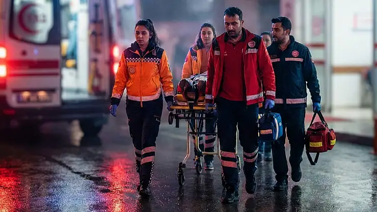 Siirt İl Sağlık Müdürü Hacıoğlu: 'Sağlık çalışanlarımızın özverili emeği toplum sağlığına değerli katkılar sunuyor'