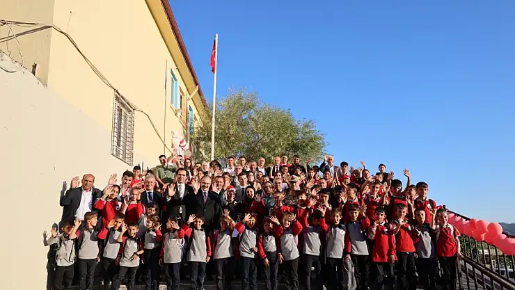 Siirt'in Eruh İlçesinde 'Şehitler Kütüphanesi' Hizmete Açıldı