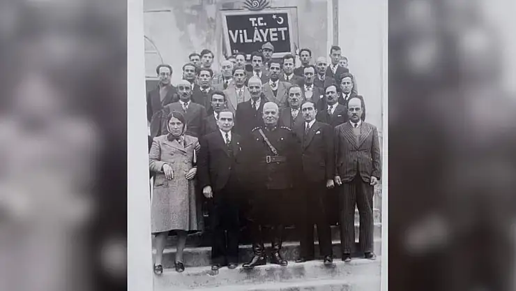 Siirt'in İlk Kadın İl Genel Meclis Üyesi Ortaya Çıktı: 1940 Yılından Tarihi Fotoğraf