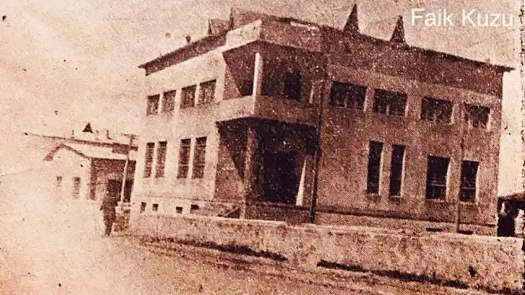 Siirt'in İlk Otellerinden 'Şehir Oteli'nin Fotoğrafı Ortaya Çıktı