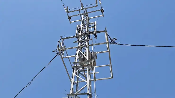 Siirt'in Pervari İlçesinde Bir Mezra İlk Kez Elektriğe Kavuştu