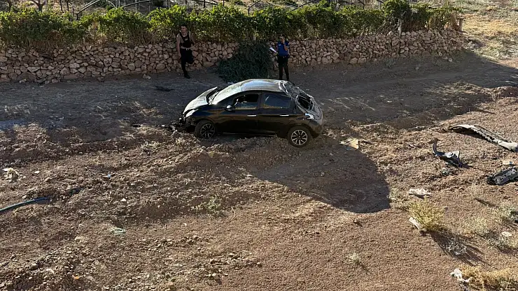 Siirt Kurtalan'da Otomobil Şarampole Devrildi: 1 Yaralı