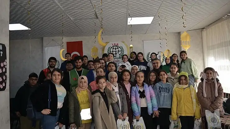 Siirt Marifet Okulu Öğrencilerinden Yetimler İçin Anlamlı Destek