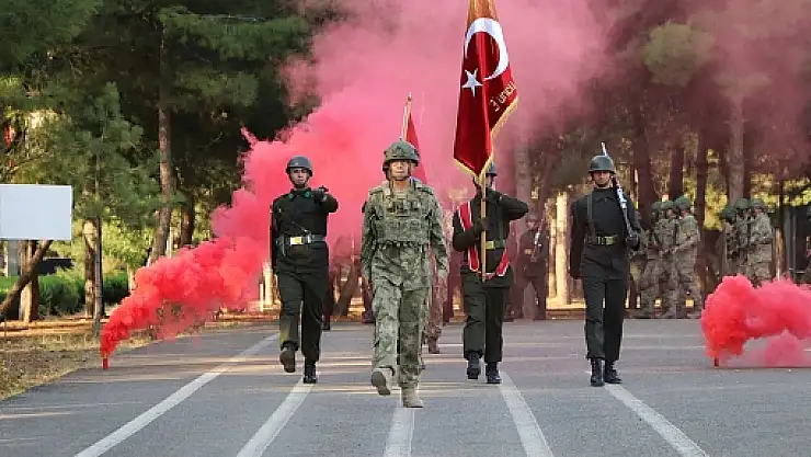 Siirt/Orgeneral Salih Omurtak Kışlasında 'Komuta ve Sancak Devir Teslim Töreni'