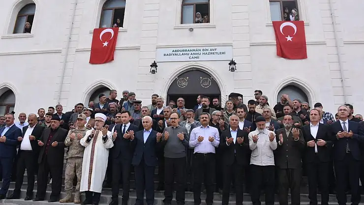 Siirt Pervari'de 'Abdurrahman Bin Avf Hazretlerinin Makamının Bulunduğu Türbe, İnanç Turizmine Kazandırıldı