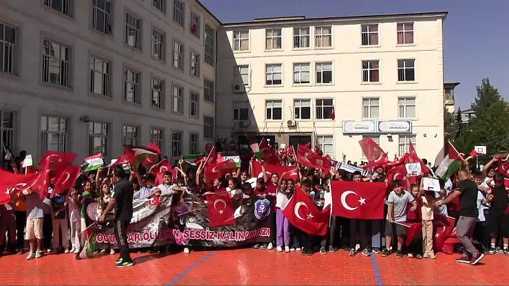 Siirt Polis Amca Ortaokulu'ndan 'Filistin ve Gazze' Temalı Farkındalık Etkinliği