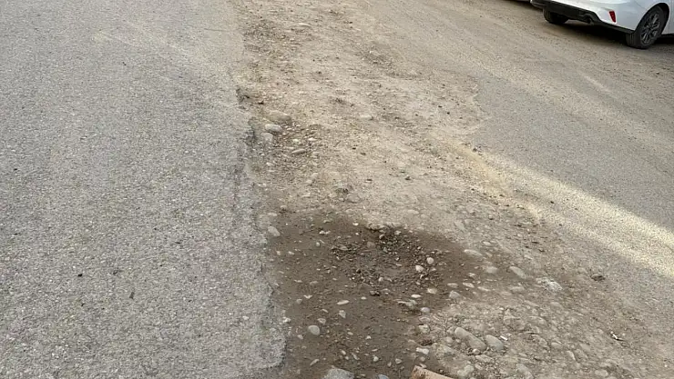 Siirt'te Alt Yapı Çalışması Sonrası Yol Toprak Halde Bırakıldı: Mahalleli Asfalt İstiyor