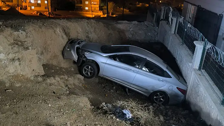 Siirt'te Cenazeye Giderken Şarampole Uçtu! Hastane Görevlisi Ucuz Kurtuldu